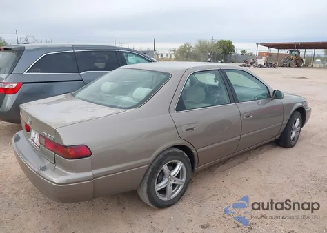 1999 Toyota Camry Ce/Le/Xle z USA, uszkodzony, nr VIN JT2BG28K0X0369434
